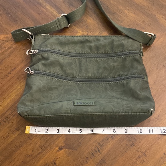 Sakroots crossbody green purse - Picture 9 of 10